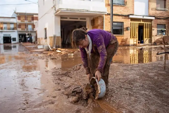 alertandelriesgodeleptospirosisytetanosentreafectadosporladanacomosecontraenquesintomastienen Dr Paco Gil alertan del riesgo de leptospirosis y tetanos entre afectados por la dana como se contraen que sintomas tienen