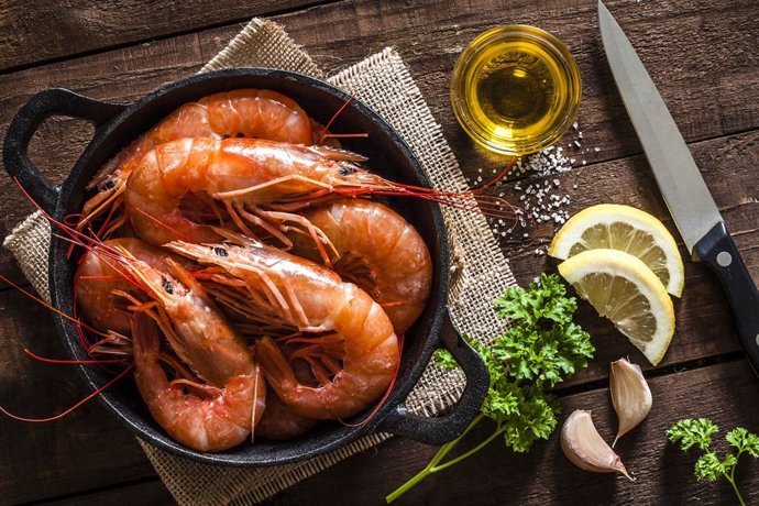los riesgos de chupar las cabezas de las gambas