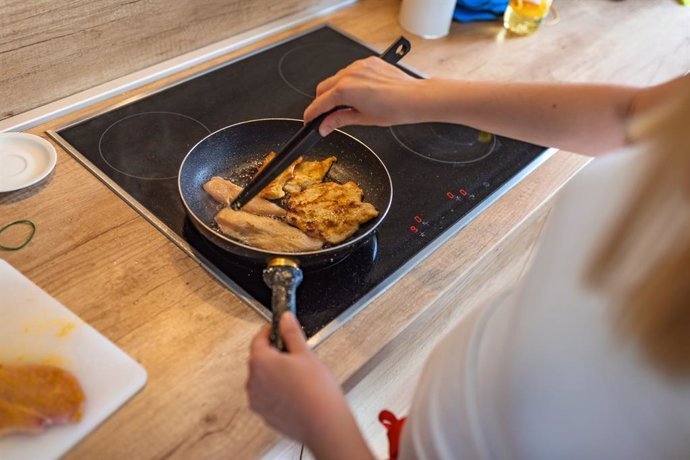por que a veces la carne fresca tiene agua al ponerla en la sarten