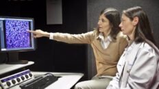 el patronato del cnio destituye a maria blasco y a juan arroyo para iniciar una nueva etapa