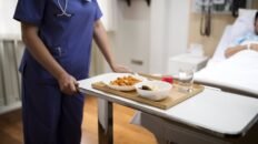 hasta un 35 de los alimentos servidos en hospitales se desperdicia
