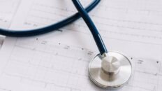 terapia en ratones para una enfermedad cardiaca rara en hombres jovenes