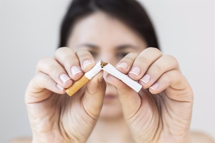 nofumadores advierte de que fumar reduce el volumen del cerebro