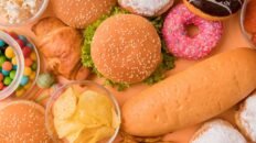 el consumo de alimentos ultraprocesados se asocia con cancer parkinson e hipertension