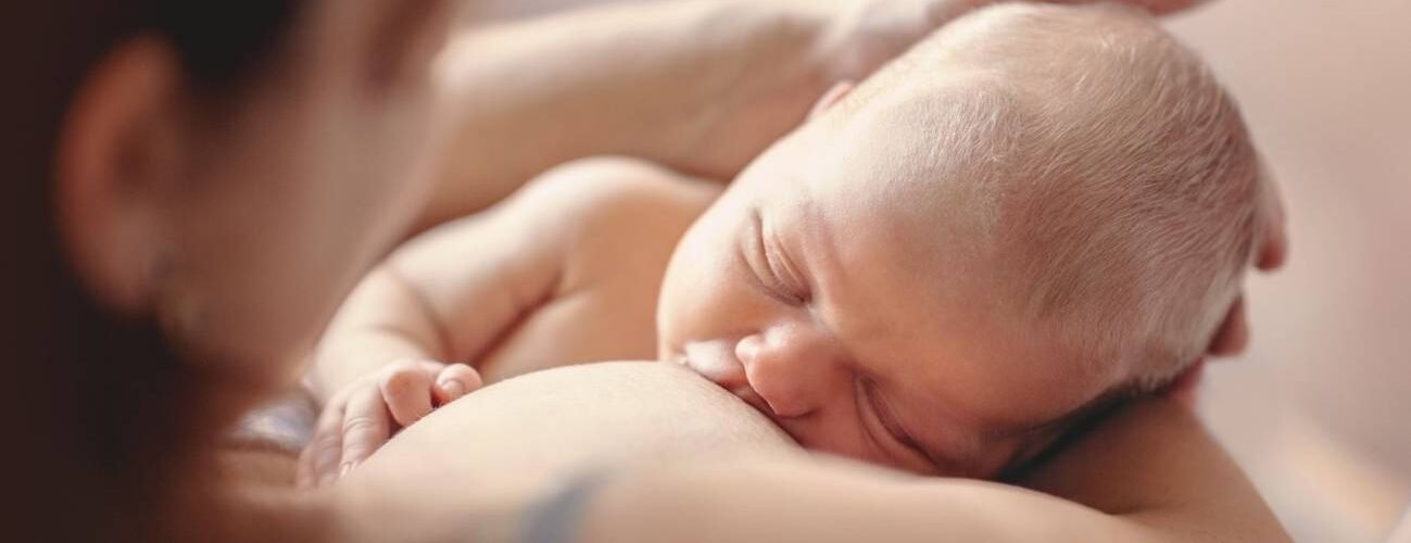 detectan-nanoparticulas-de-metales-y-silice-en-la-leche-materna-humana