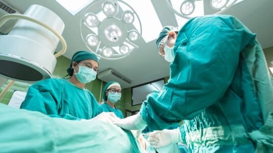 un-estudio-realizado-en-medicos:-el-exceso-de-trabajo-podria-alterar-la-estructura-del-cerebro