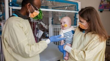 un bebe con una enfermedad rara primer paciente tratado mediante terapia genica