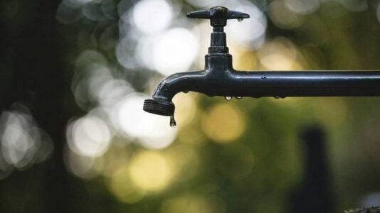 los-metales-de-las-tuberias-fomentan-el-crecimiento-de-bacterias-en-el-agua