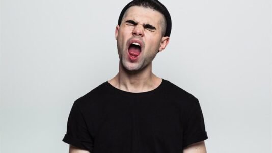 tics-en-la-infancia:-senales-que-pueden-indicar-sindrome-de-tourette