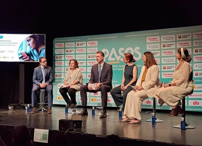 el uso semanal de pantallas en ninos espanoles aumenta 11 horas desde 2019 2020 segun un estudio