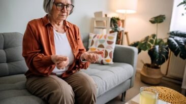 la risa medicina para los pacientes con artritis reumatoide