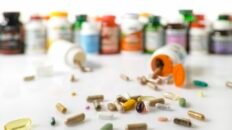 sanidad advierte de los riesgos de consumir vitamina d sin control medico