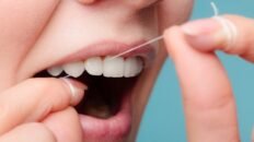 vacunas sin agujas demuestran con exito que puede hacerse a traves del hilo dental