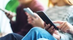 el uso excesivo de pantallas por ninos y adolescentes puede afectar a su salud cardiaca