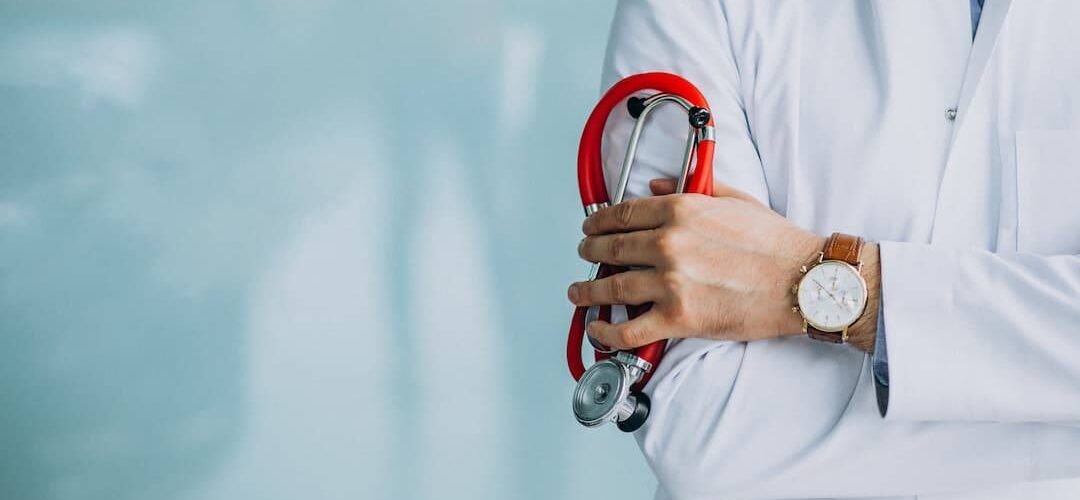 la bata blanca de los medicos es un simbolo de confianza pero tambien de sexismo
