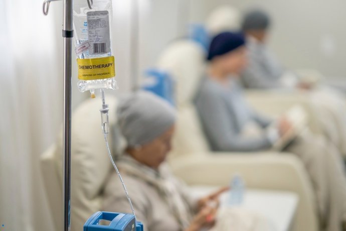 un prometedor farmaco elimina el cancer en dos pacientes y consigue reducirlo en cuatro mas