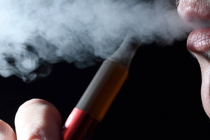 nofumadores exige la prohibicion total de los vapeadores desechables en espana