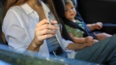 el humo del tabaco de los padres en la infancia dana los pulmones de sus hijos hasta la adultez
