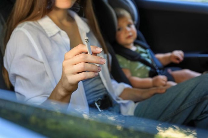 el humo del tabaco de los padres en la infancia dana los pulmones de sus hijos hasta la adultez