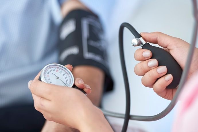 crean una calculadora para controlar la hipertension arterial