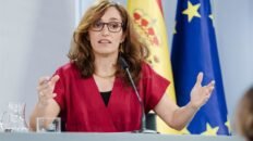 el gobierno propone multar con 100 euros a los padres de menores que fumen o vapeen